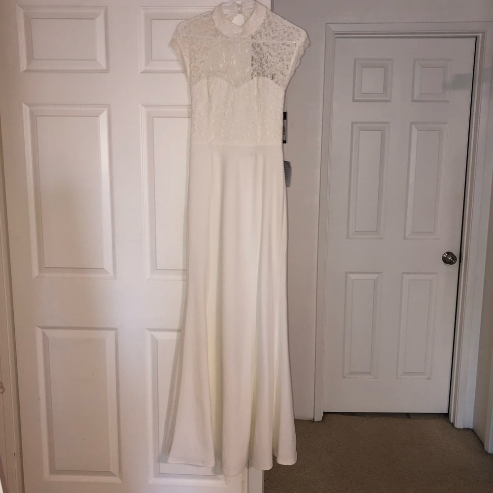 Mermaid Maxi with Lace Top Body & Keyhole Open Back Lulus Dress. - Picture 2 of 8